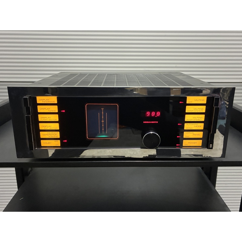 Sequerra Model 1 FM Tuner