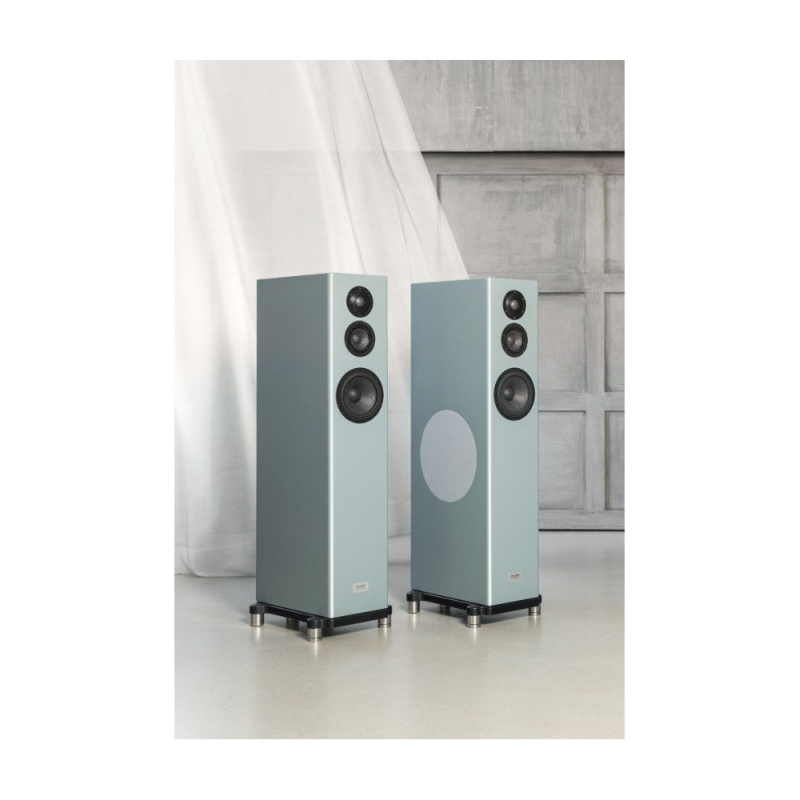 Auer Acoustics Versura V4 loudspeakers